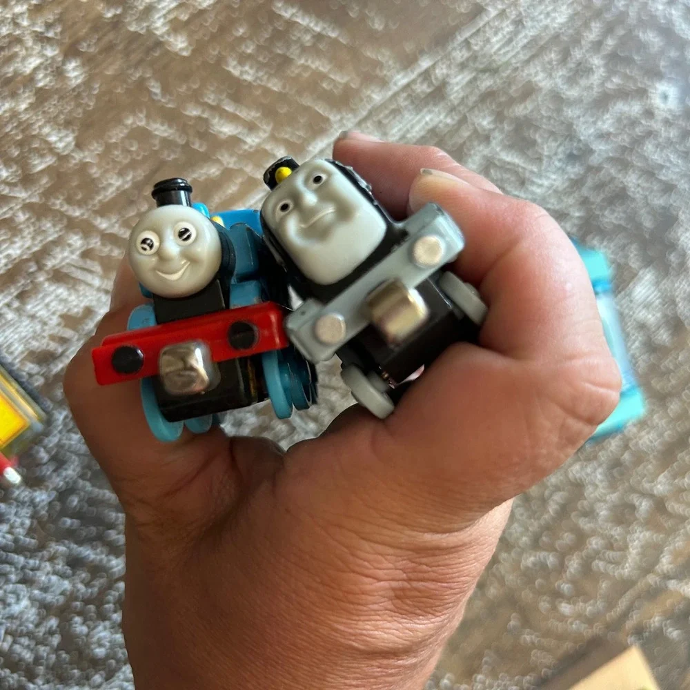 Thomas & Friends Take Along Diecast Trains Spencer Thomas & Wooden Station Lot